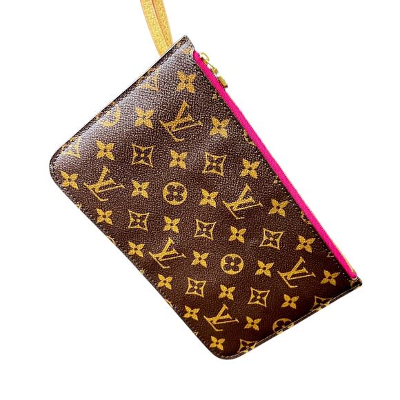 Louis Vuitton Handbags - Louis Vuitton Monogram Wristlet Neverfull Pochette - $1550 Retail